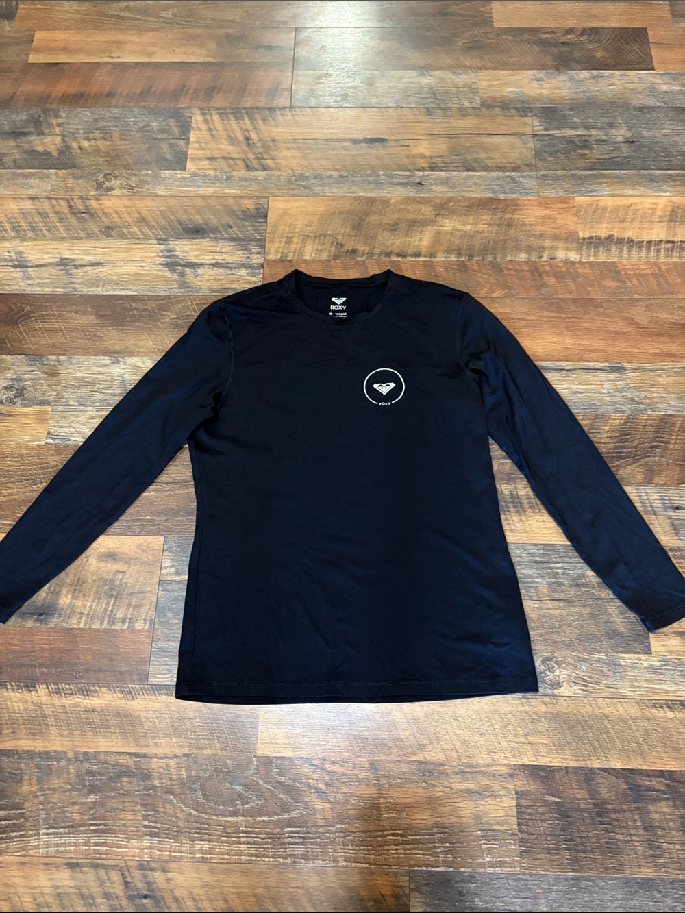 Roxy long-sleeve rashguard
